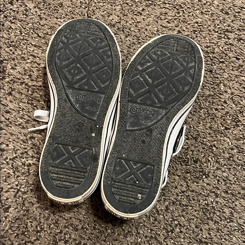 Converse Monochrome Lace-Up Sneakers - Picture 4 of 4